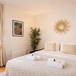 Modern Flat Near Bercy Apartment
