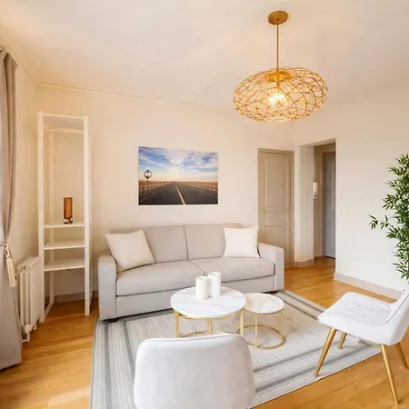 Modern Flat Near Bercy